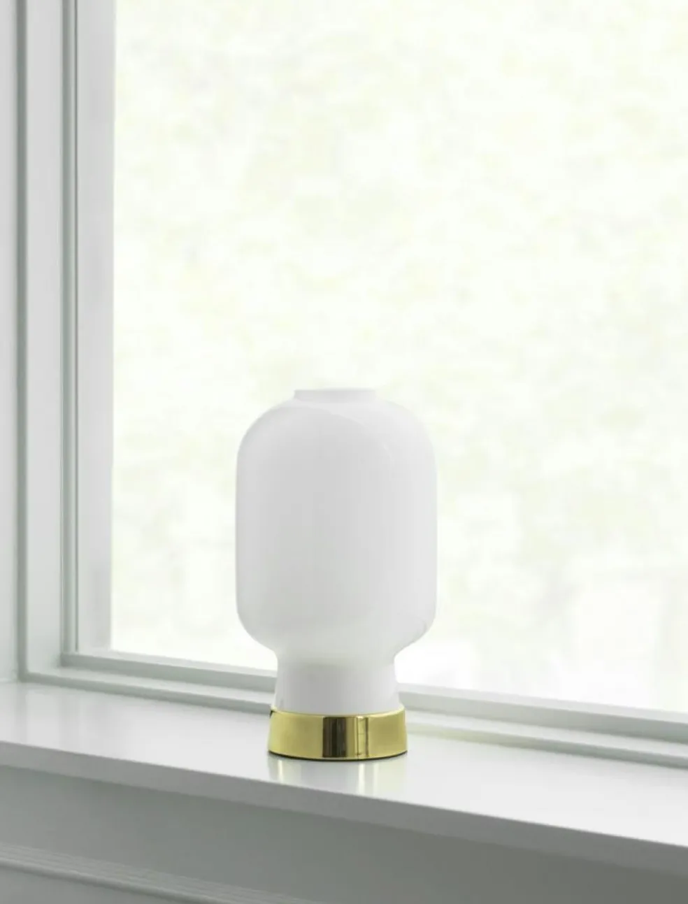 Amp Table Lamp, White / Brass