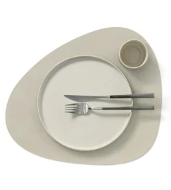 Curve L Table Mat Nupo 37x44 cm, Caviar