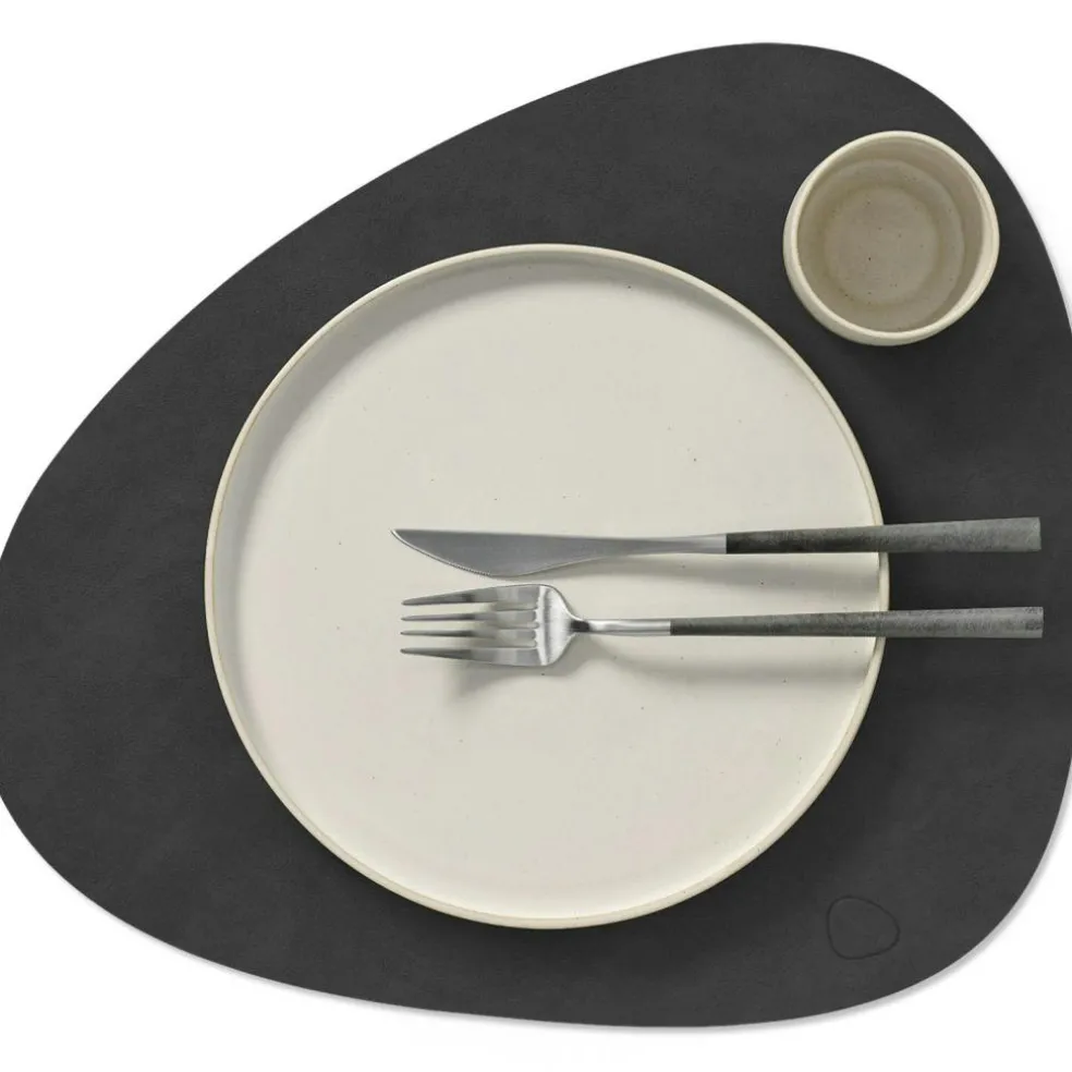 Curve L Table Mat Nupo 37x44 cm, Caviar