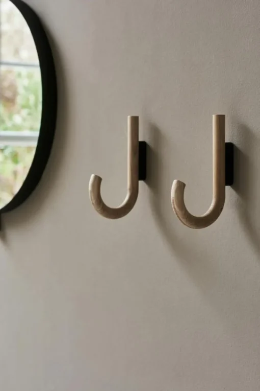 Hook, Oak / Black