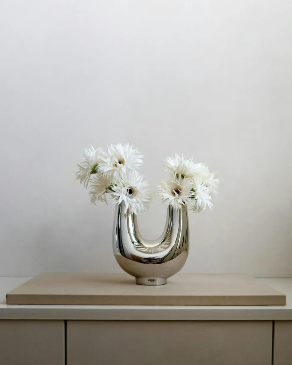 Kazumi Vase, Brass