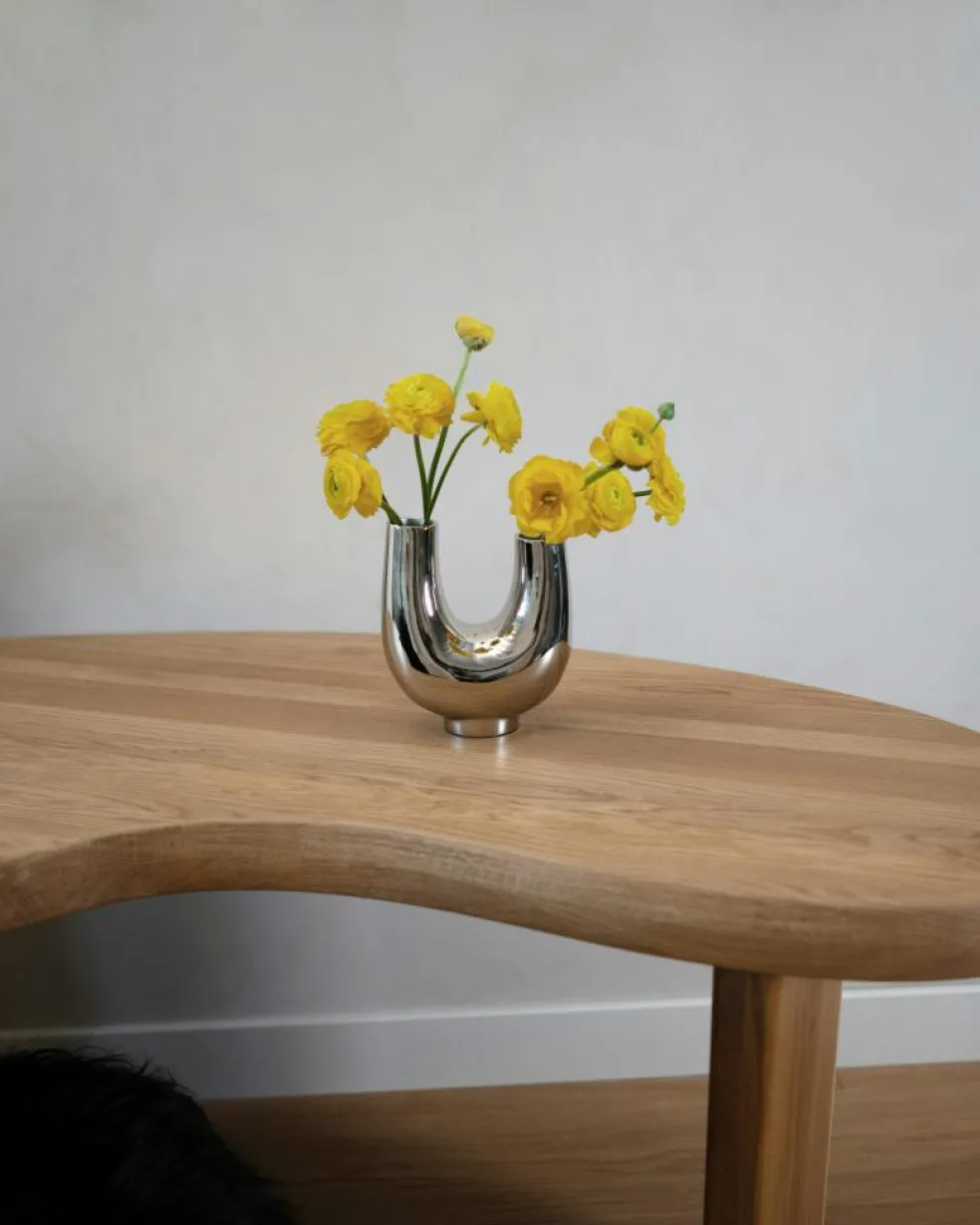 Kazumi Vase, Brass