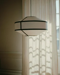 Kite Pendant White / Black, Ø55 cm