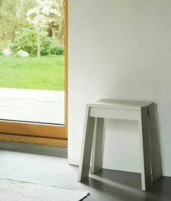 Let Stool, Dark stained Ash