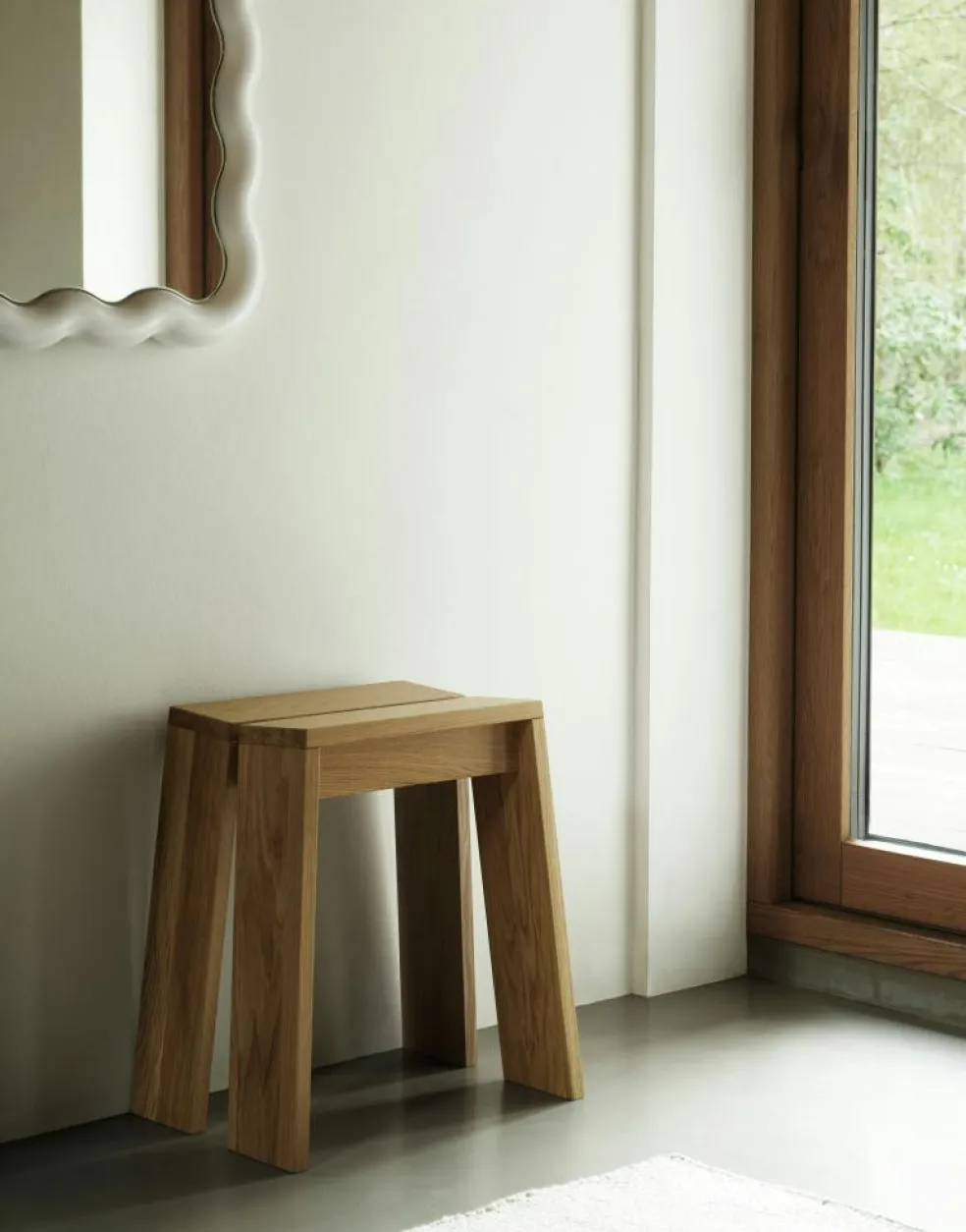 Let Stool, Dark stained Ash