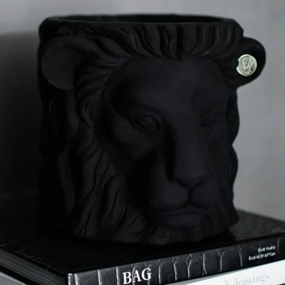 Lion Pot S, White