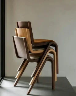 Ready Chair, Upholstered Front, Black Oak / Leather Dakar 0842