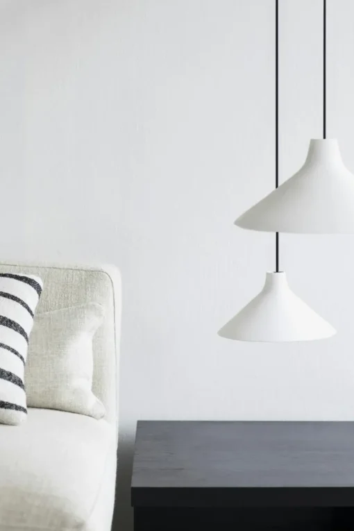 Seam Pendant Black / White, 20 cm