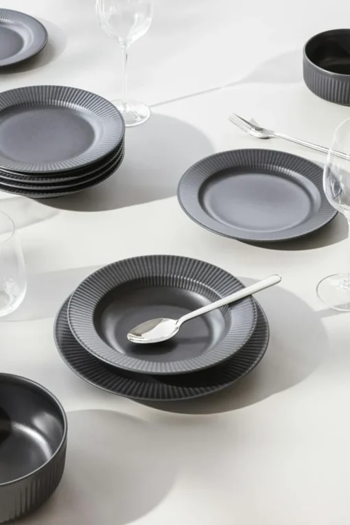Trio Legio Nova Plate 22 cm, Black