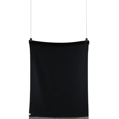 Vega Throw 150x210 cm, Black