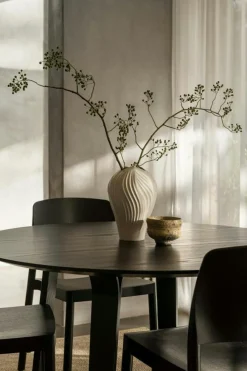 Anna Vase White, Small