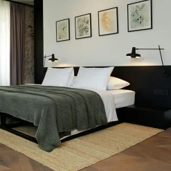 Arigato Wall Lamp, Black