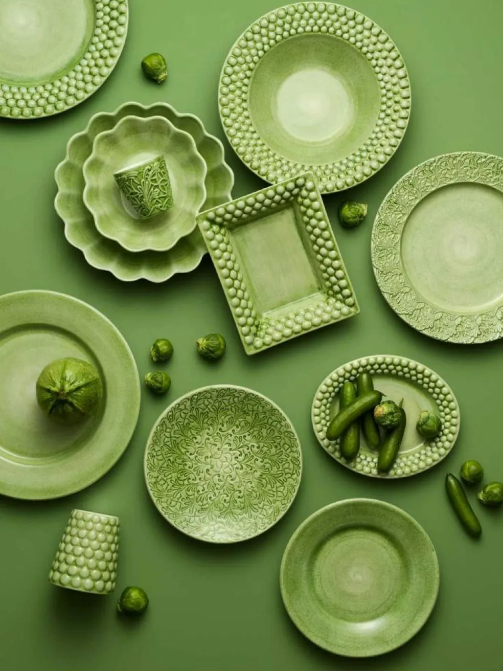 Basic Plate 28 cm, Plum