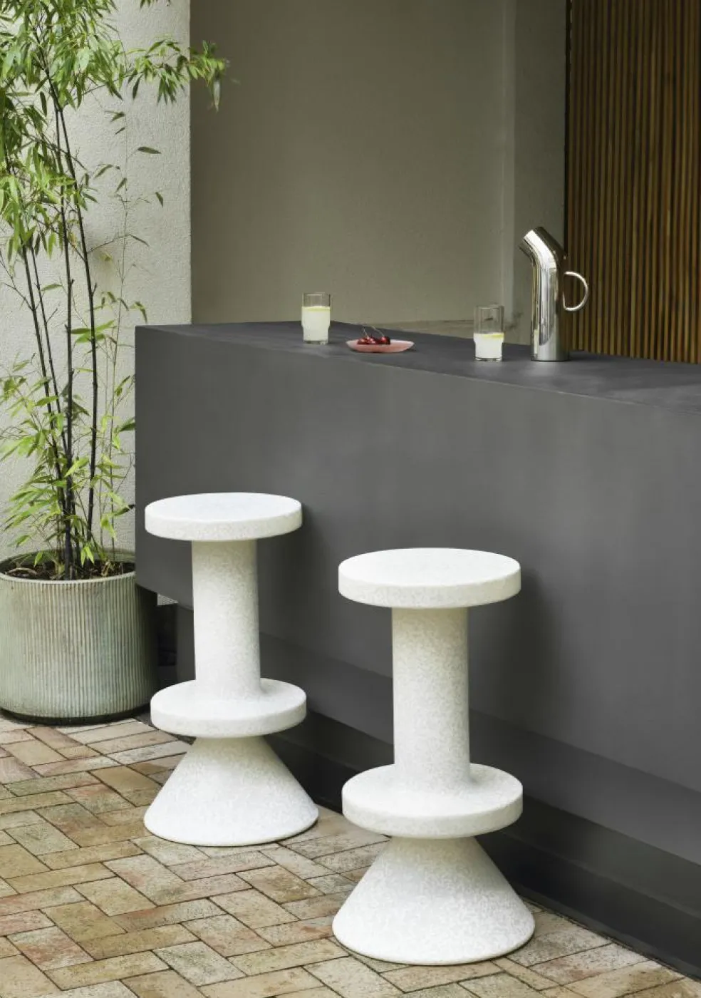 Bit Bar Stool 75 cm, Black