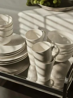 Blond Mug, White Dot