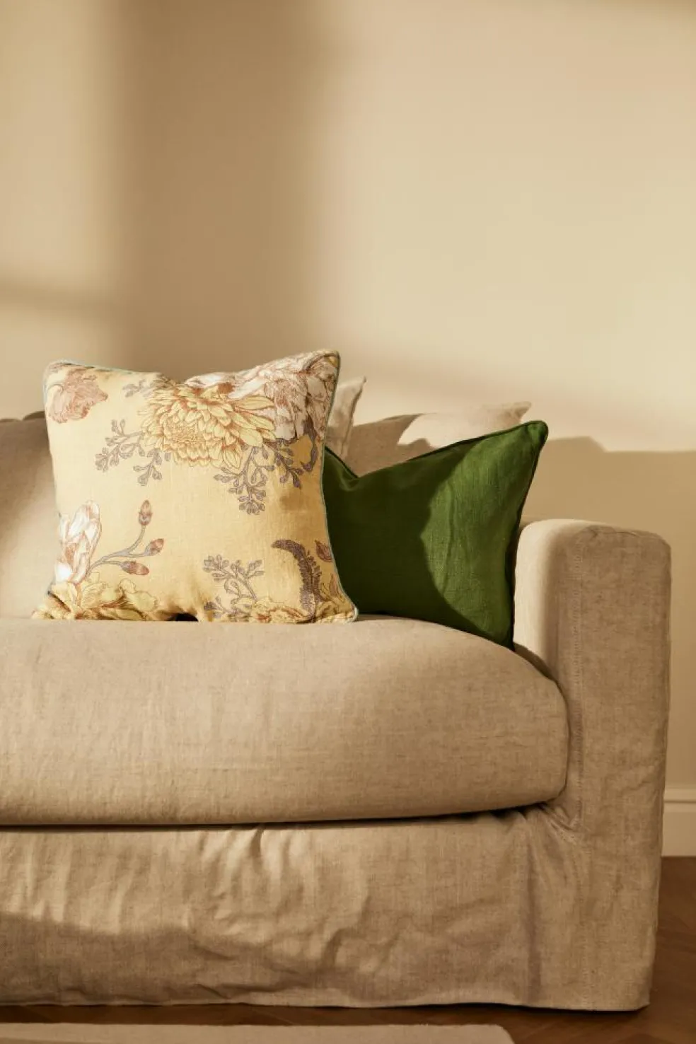 Bloom Cushion 50x50 cm, Gold