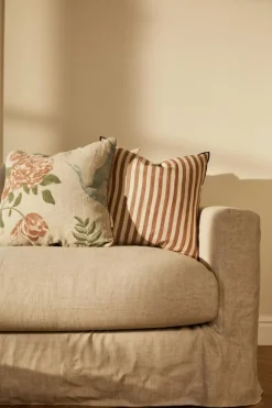 Bloom Cushion 50x50 cm, Gold