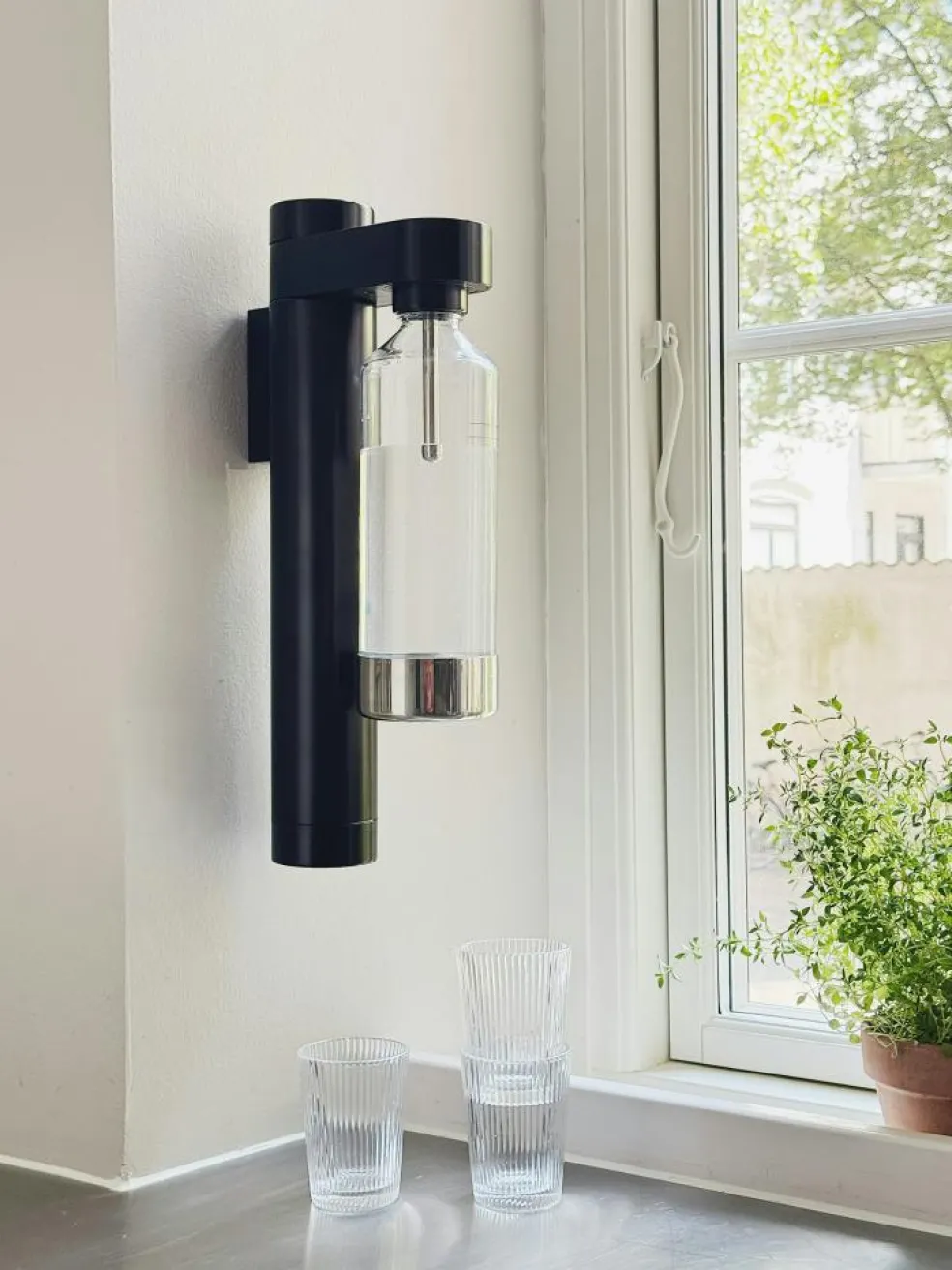 Brus Carbonator Wall Hung, Steel