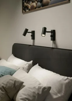 Cato Wall Lamp, Matte White / Brass