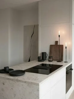 Ceramic Pisu 16 Plate Ø22 cm, Ink Black