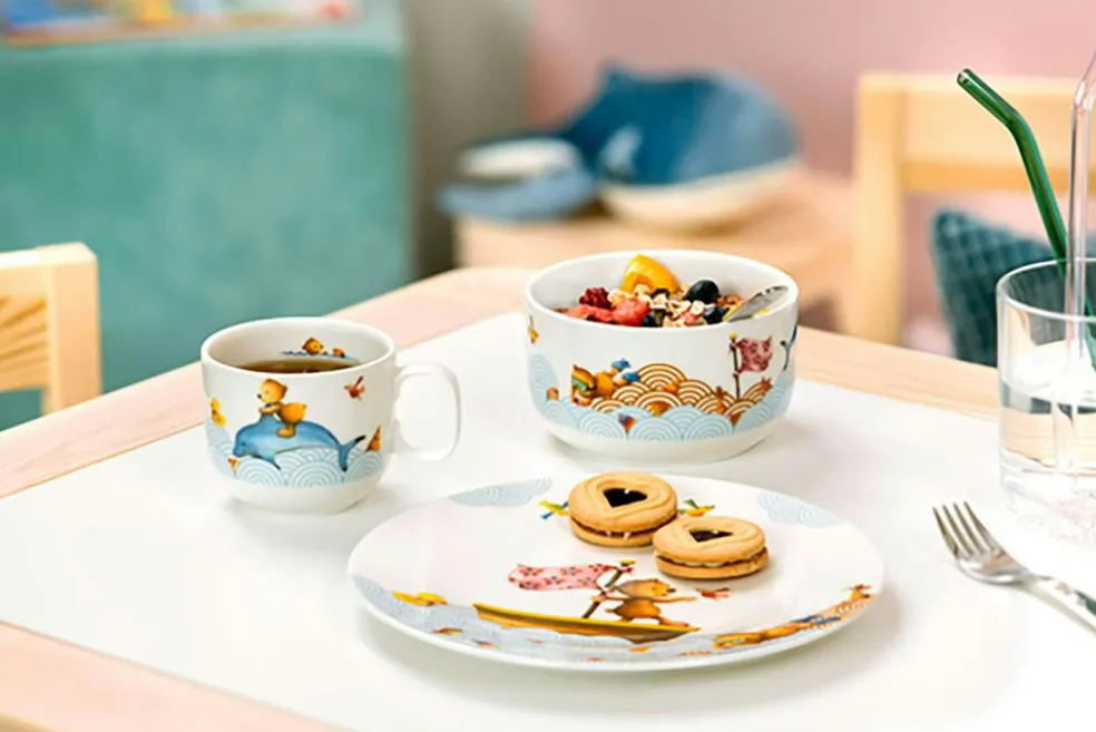 Children'S Dinnerware 7 Pieces, Hungry Bear