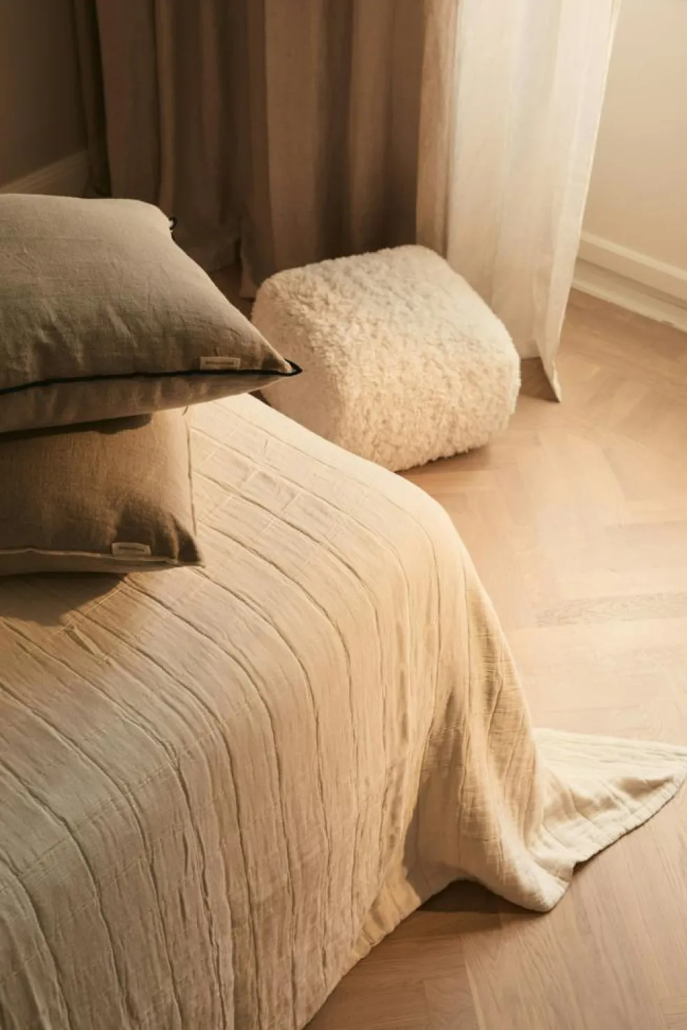Classic Bedspread 180x260 cm, Beige