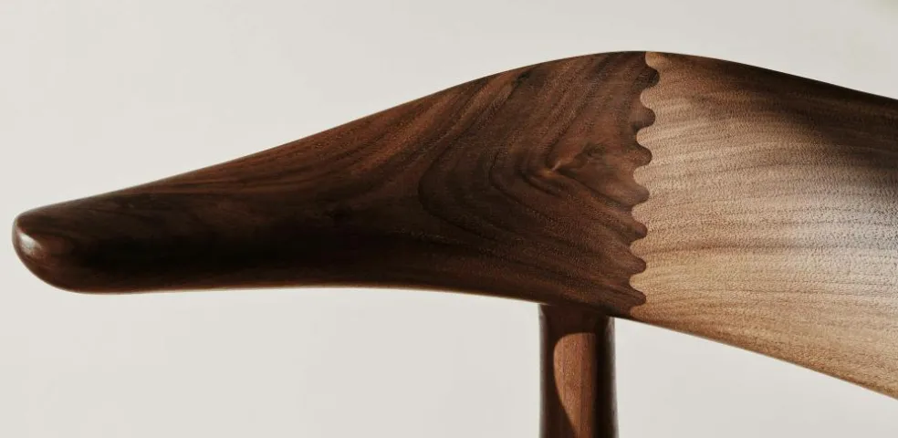 Cow Horn Chair, Nature / Oiled Walnut / Oak