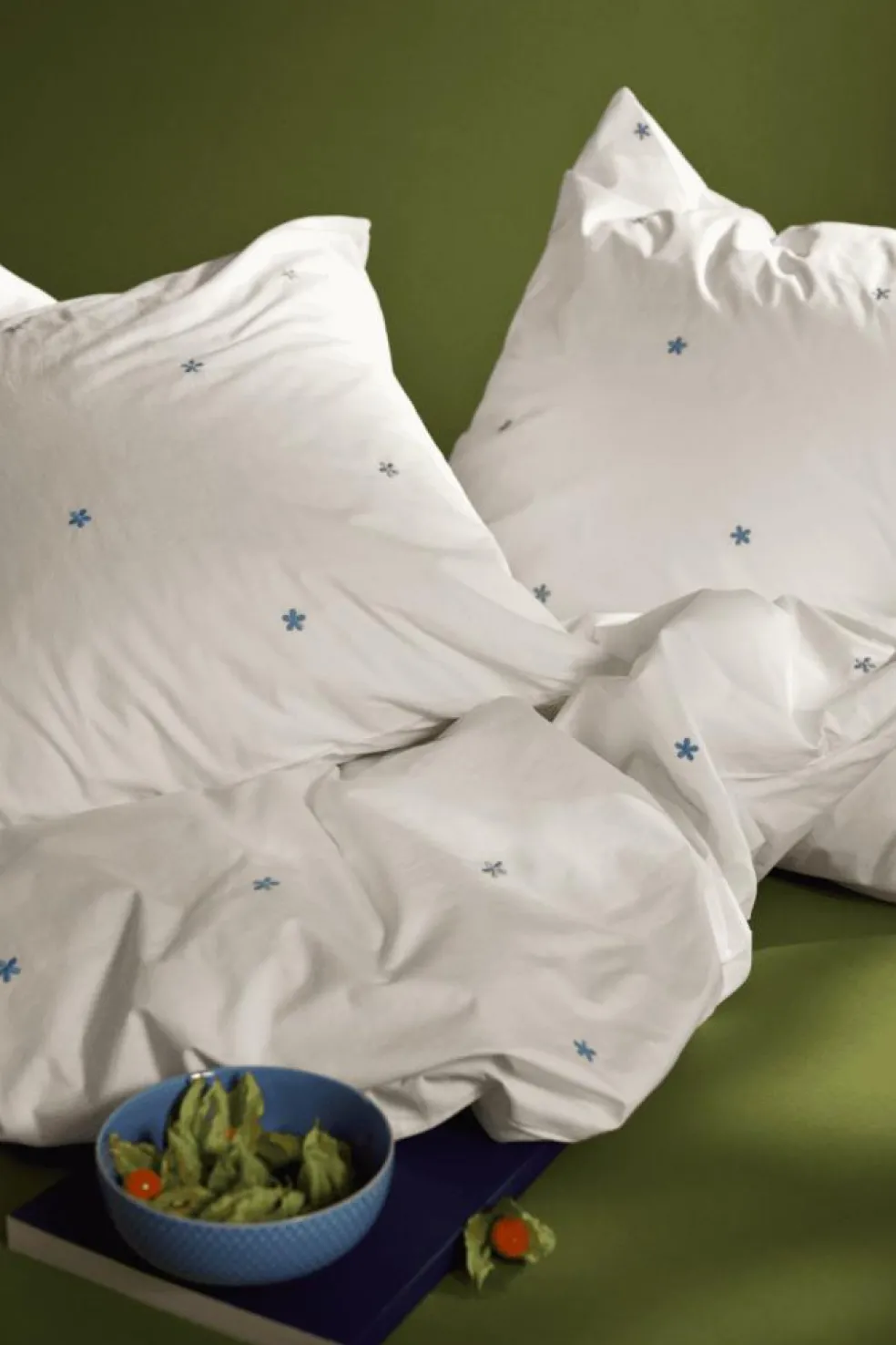 Daisy Bed Set 140x200 + 60x63 cm, White / Light Blue