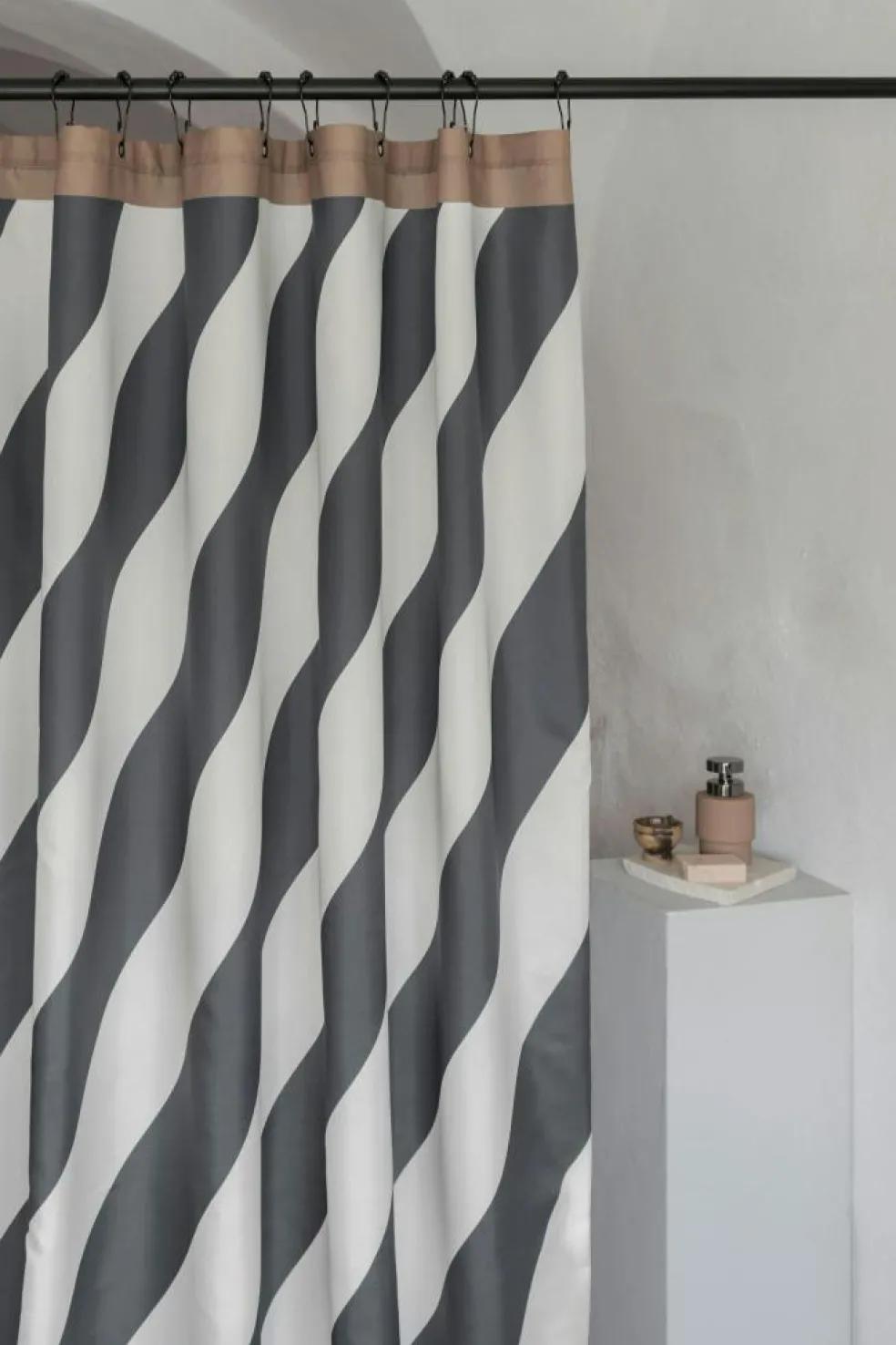 Diagonal Shower Curtain 150x200 cm, Dark Grey