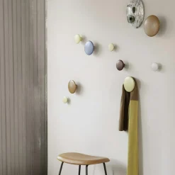 Dots Hook Wood Ø17 cm, Oak