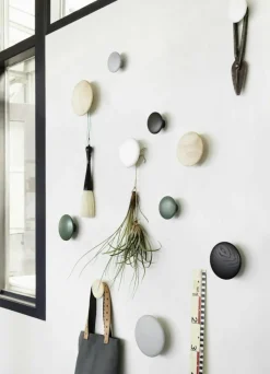 Dots Hook Wood Ø17 cm, Oak