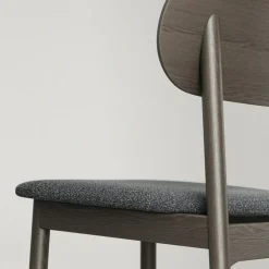 Elephant Chair, Dark Oak / Beige Breeze