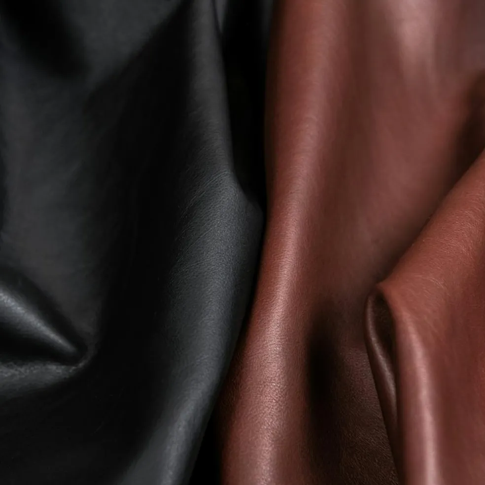 Elephant Chair, Dark Oak / Beige Breeze