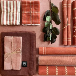 Elin Table Cloth 140x250 cm, Rust/Ecru