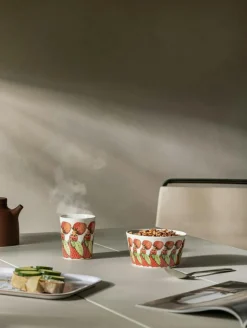 Elsa Beskow Tray 20x27 cm, The Strawberry Family