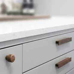 Esther Knob 28 mm, Polished Brass