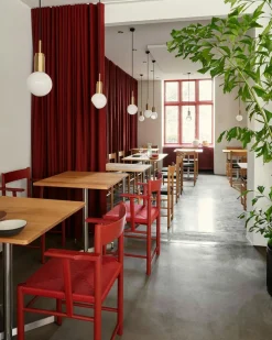 F Chair, Oiled Oak / Black Webbing