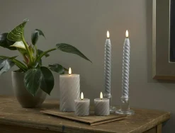 Flamme Swirl LED Pillar Candle 15 cm, White