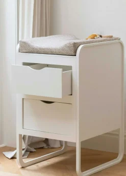 Form Changing Table, White