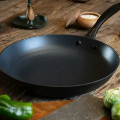 Frying Pan Lightweight Cast Iron With Non-stick Coating Ø20 cm