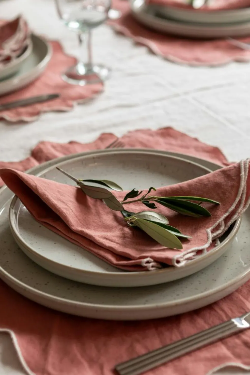 Gia Napkin 45x45 cm 2-pack, White / Brown