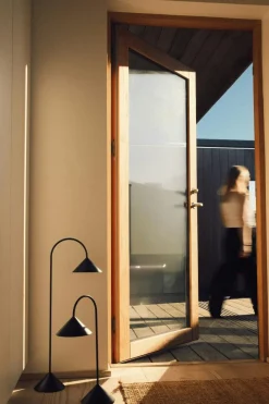 Grasp Table Lamp Portable 47 cm, Matt White