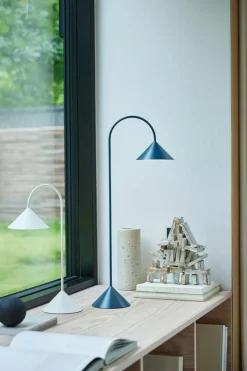 Grasp Table Lamp Portable 47 cm, Matt White