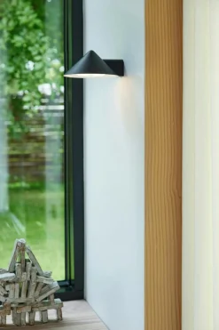 Grasp Wall Lamp, Matt White