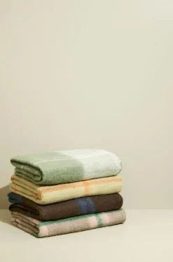 Grid Throw Throw 140x200 cm, Pink/Green