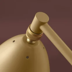 Gräshoppa Floor Lamp, Jet Black