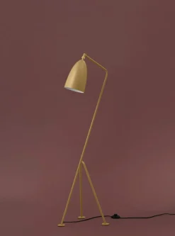 Gräshoppa Floor Lamp, Jet Black