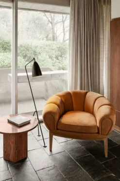 Gräshoppa Floor Lamp, Jet Black