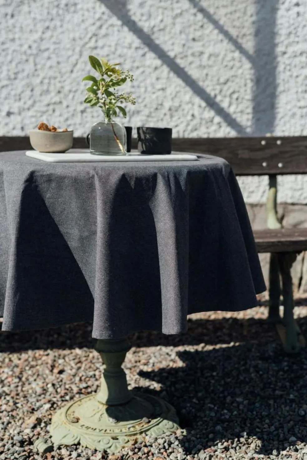 Hedvig Table Cloth Treated 160 cm Round Chambray, Dark Grey