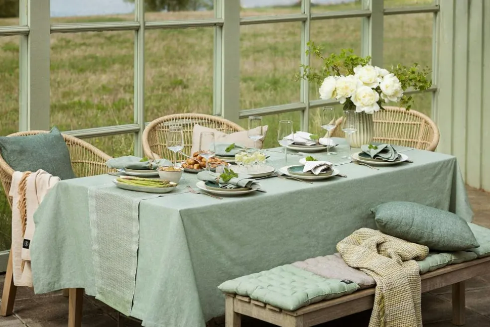 Hedvig Table Cloth Treated 140x310 cm Chambray, Silver / Beige